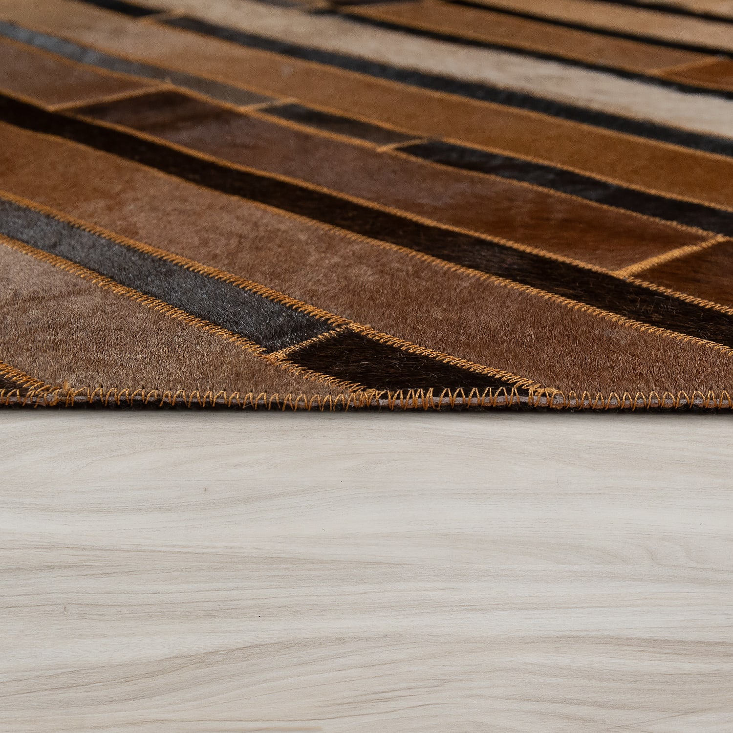 Handgefertigter Lederteppich Western Braun